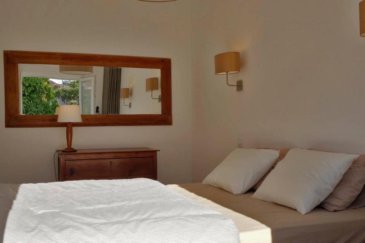Apartment 2 Bedroom W/garden And Pantheon Views Lisbon